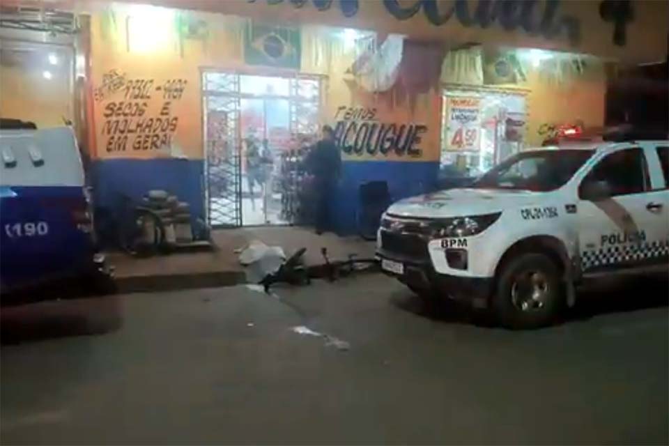 Adolescente é executado a tiros em frente ao condomínio Porto Bello IV