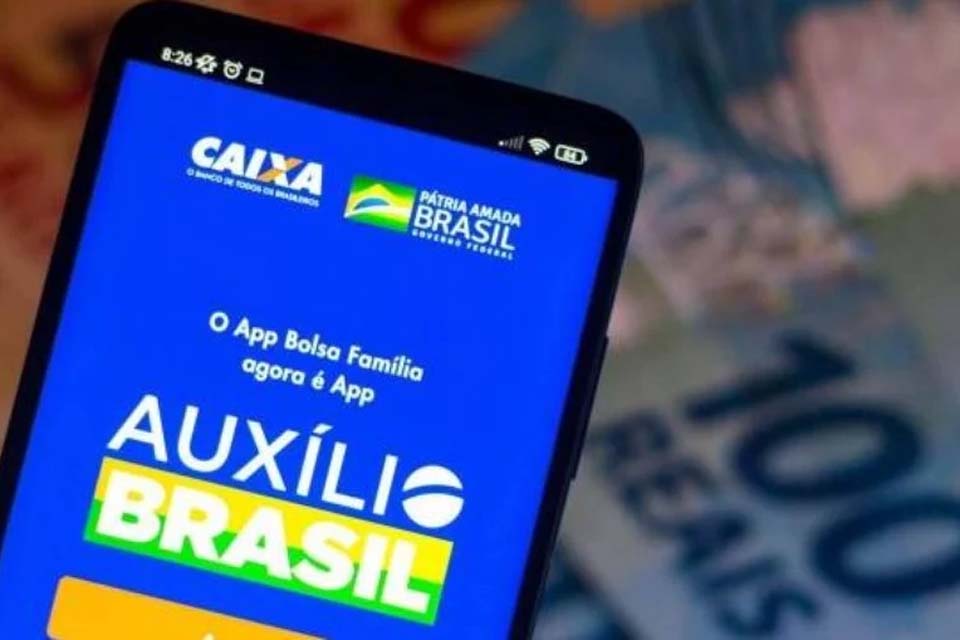 Auxílio Brasil: consignado atinge R$ 5 bi de crédito em outubro