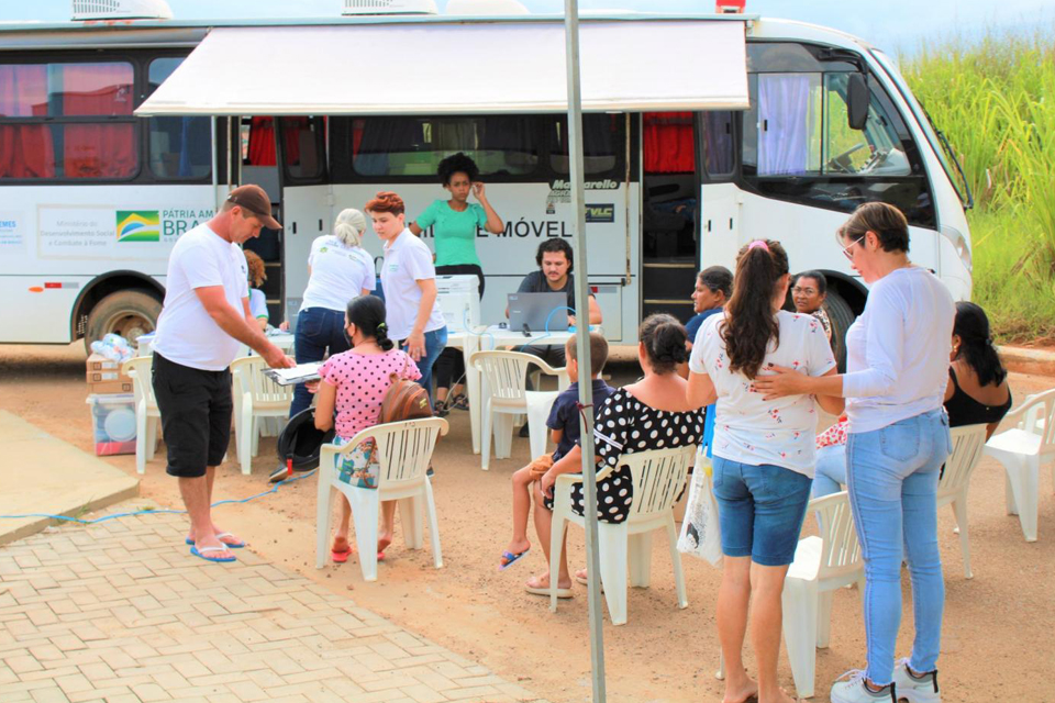 Projeto Semdes no Bairro chega ao Alto Jamari e leva diversos serviços sociais