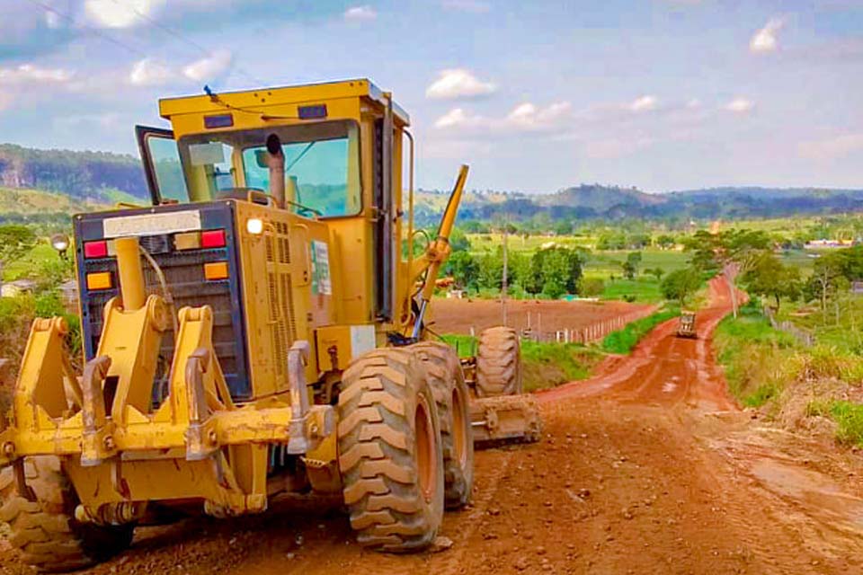 Departamento Estadual de Estradas prepara rodovia 010 para o período chuvoso