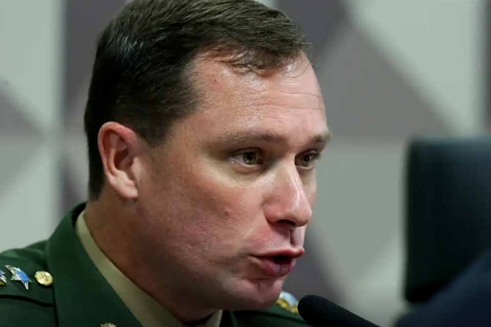 Cid acusa defesa de Bolsonaro de abordar filha para saber de delação