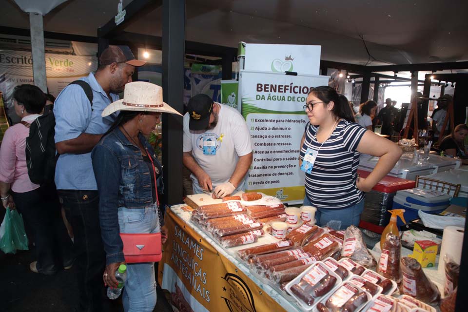 Empresas de Porto Velho integram Espaço Empresarial Internacional na Rondônia Rural Show; programação segue até sábado (28) 