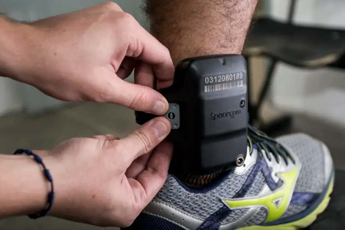 Senado aprova uso imediato de tornozeleira por agressor de mulher