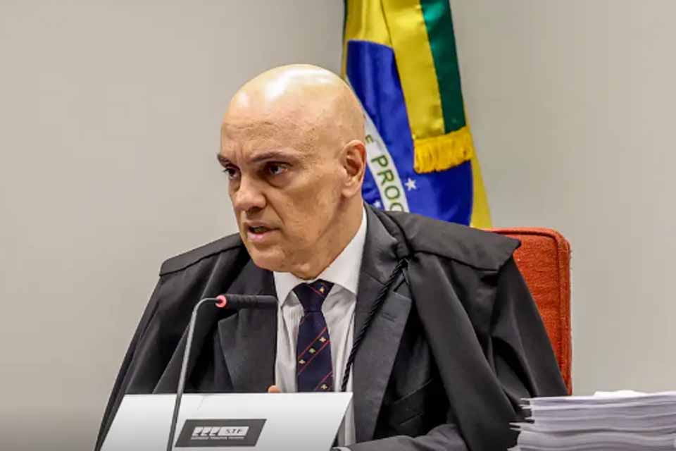 Alexandre de Moraes manda comunicar TSE sobre inelegibilidade de Bolsonaro