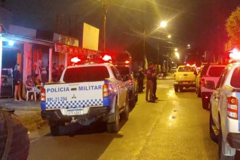 PM prende quatro pessoas por tráfico de drogas em Ariquemes