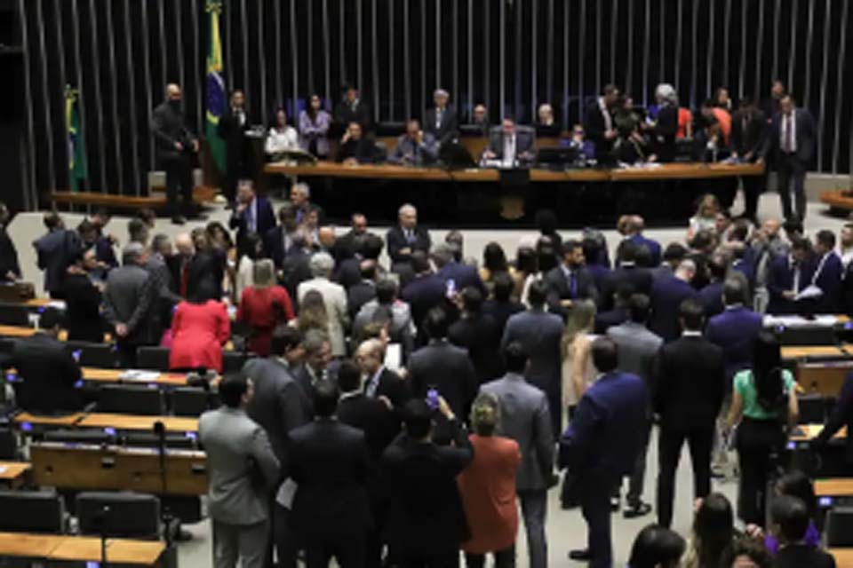 RS pode deixar de pagar R$ 11 bilhões com projeto que suspende dívidas com a União