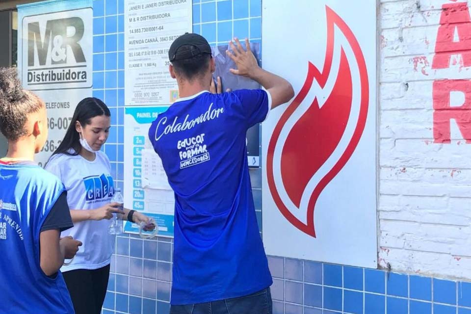 Semdes realiza ação em prol da campanha “Não dê Dinheiro, Ofereça Dignidade”