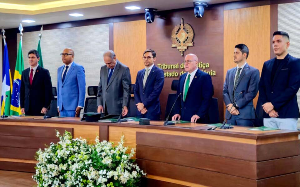 TCE-RO e MPC-RO prestigiam posse de novos defensores públicos