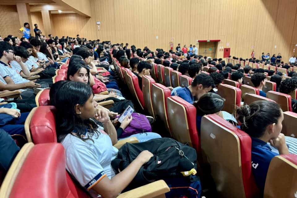 Governo de Rondônia realiza 1º Aulão Preparatório para o Enem 2025 com a participação de 1.200 estudantes, em Porto Velho 