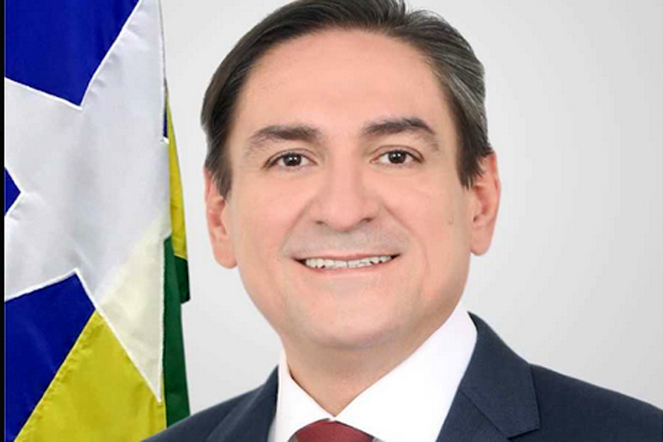 Um novo ano com melhores perspectivas - por; Raniery Araujo Coelho