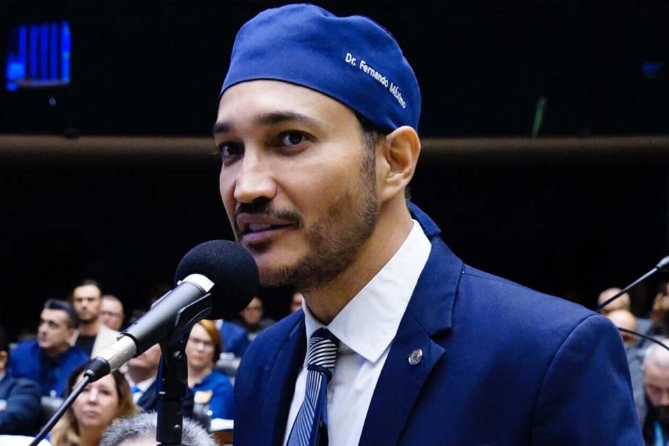 Fernando Máximo comemora aprovação do projeto que reestrutura incentivo ao setor de eventos