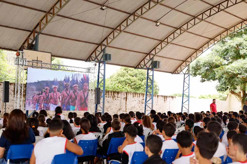 Projeto “Cinema de Rua: Vilhena em Cena”  leva cinema gratuito a espaços públicos de Vilhena