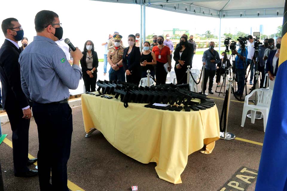 Marcos Rocha faz entrega de veículos, armamentos e coletes balísticos doados às forças policiais de Rondônia