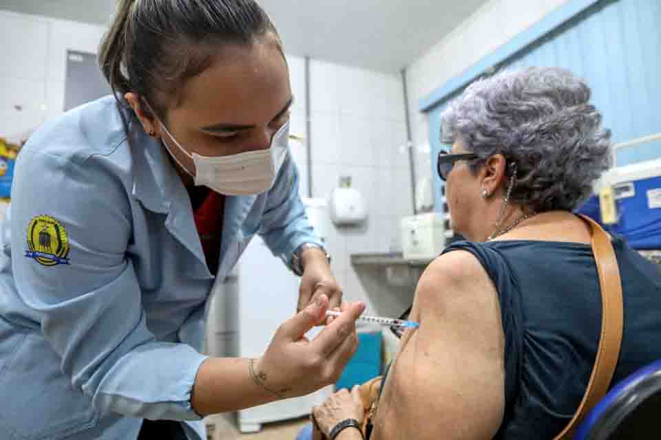 Campanha de vacinação contra a gripe inicia nesta quarta-feira (22) para grupos específicos