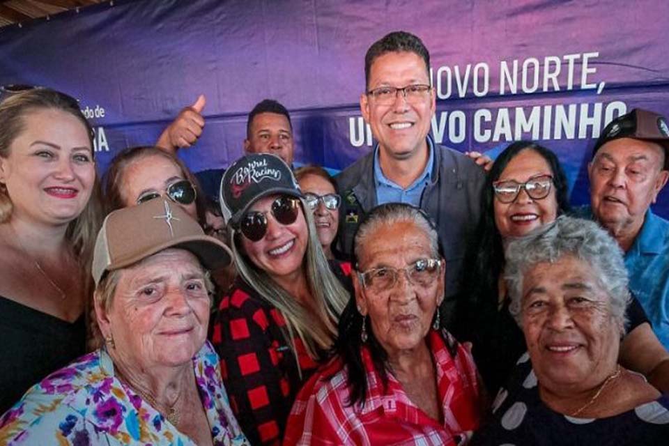 Governador ressalta importância de produtores, entrega maquinários e destaca investimentos de R$ 9 milhões 