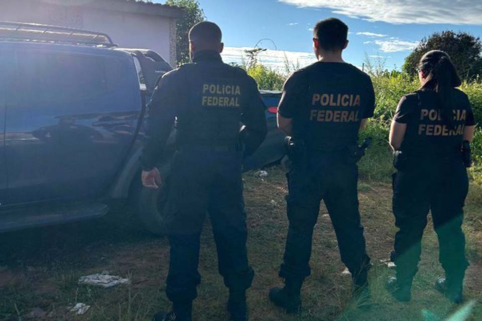 PF desmantela associação criminosa dedicada ao envio de carros roubados à Bolívia