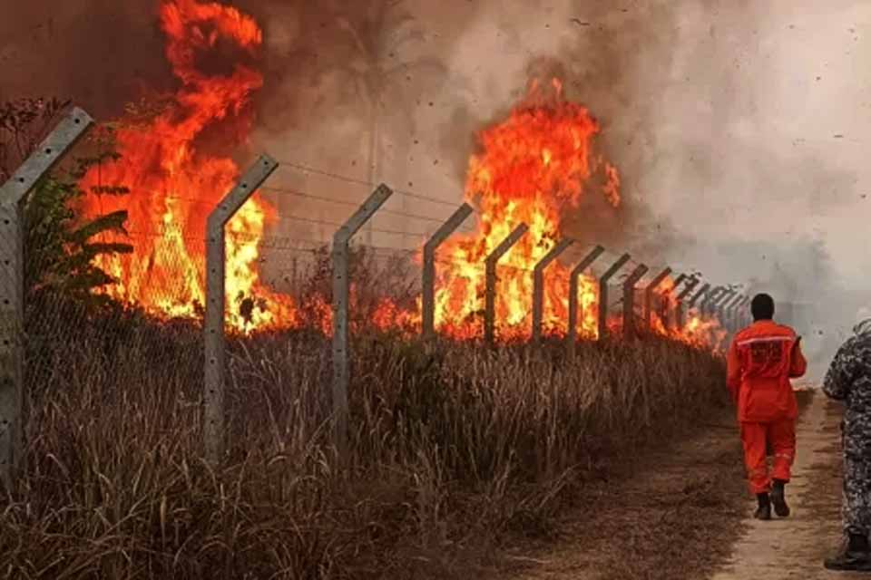 Porto Velho sufoca sob nuvem de fumaça: queimadas expõem população a riscos de saúde graves