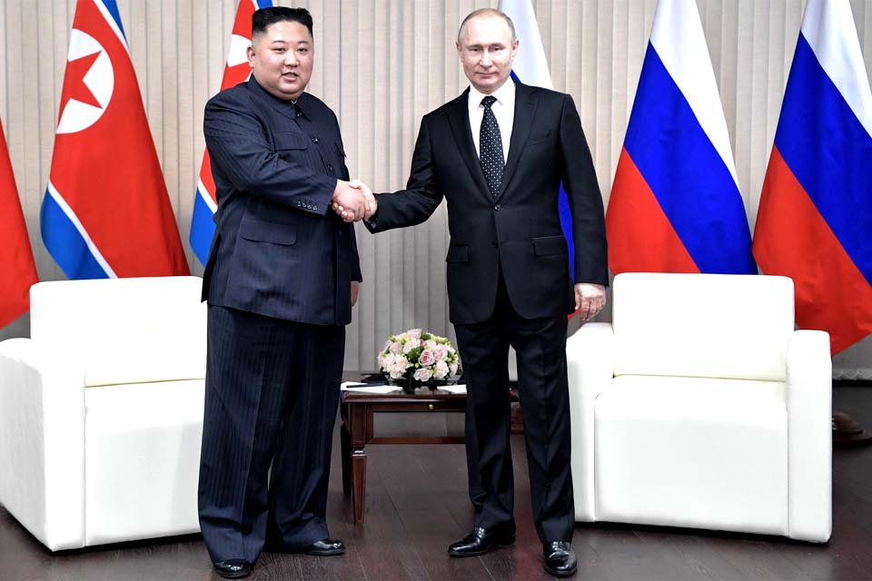 Presidente da Rússia diz que país ampliará relações com Coreia do Norte