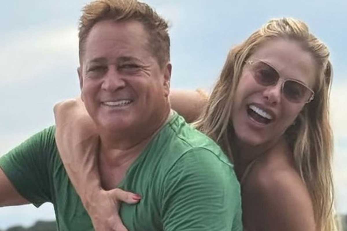 Leonardo surpreende esposa com carro de luxo durante festa de aniversário do filho