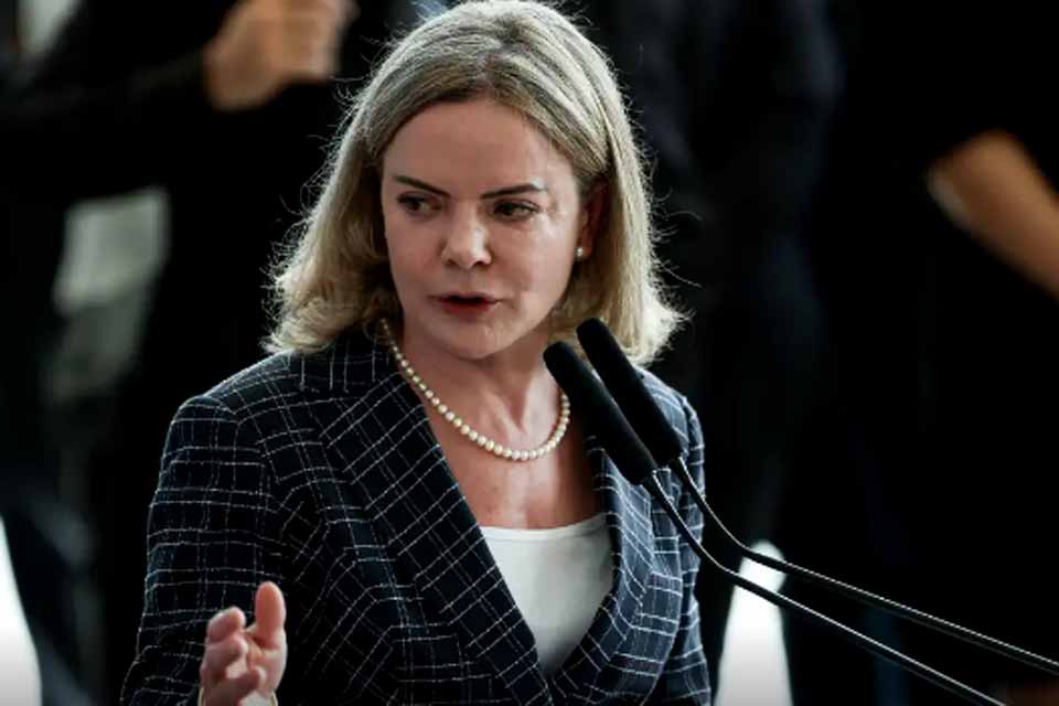 Lula deve sancionar isenção do IR até dia 11, diz Gleisi