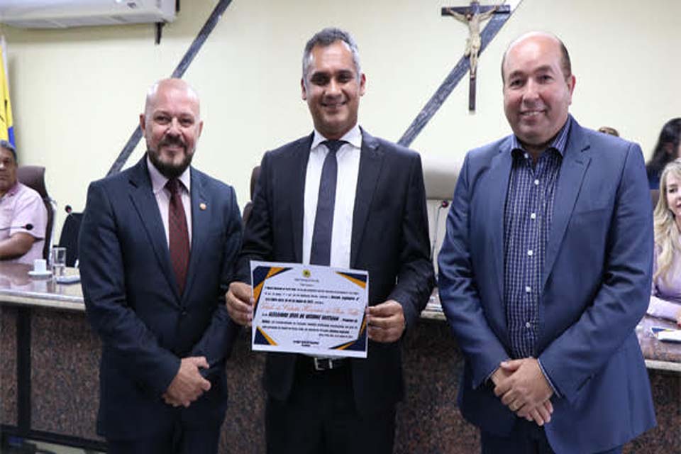 Integrante do MPRO recebe título de Cidadão Honorário de Porto Velho