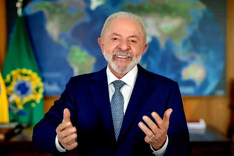 Isenção do IR injeta R$ 28 bilhões na economia, diz Lula