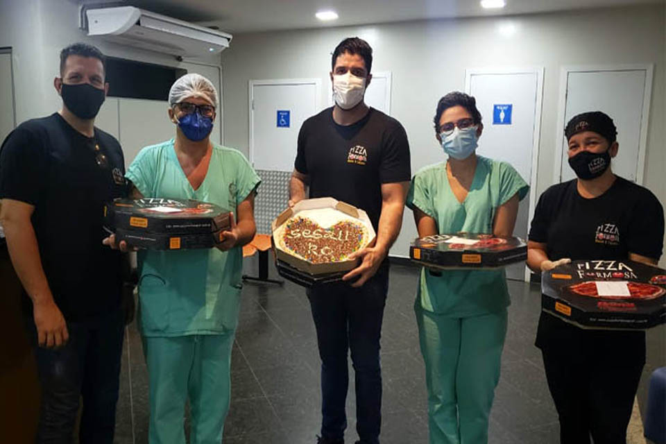 Empresário doa pizzas a servidores de hospitais que atuam no tratamento de pacientes do COVID-19