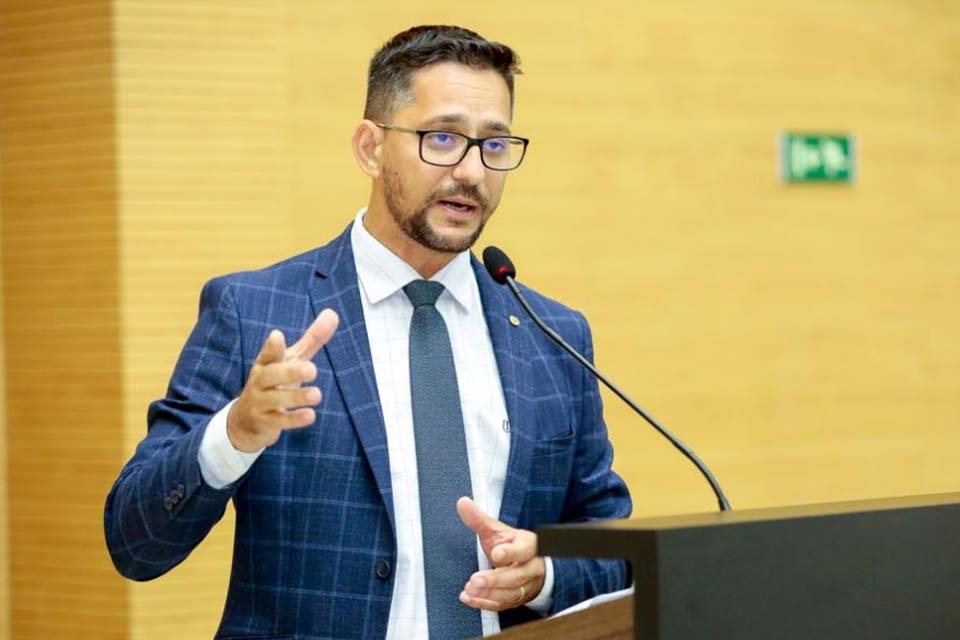 Deputado Anderson Pereira cobra informações sobre a demora na abertura do concurso público da Polícia Civil de Rondônia