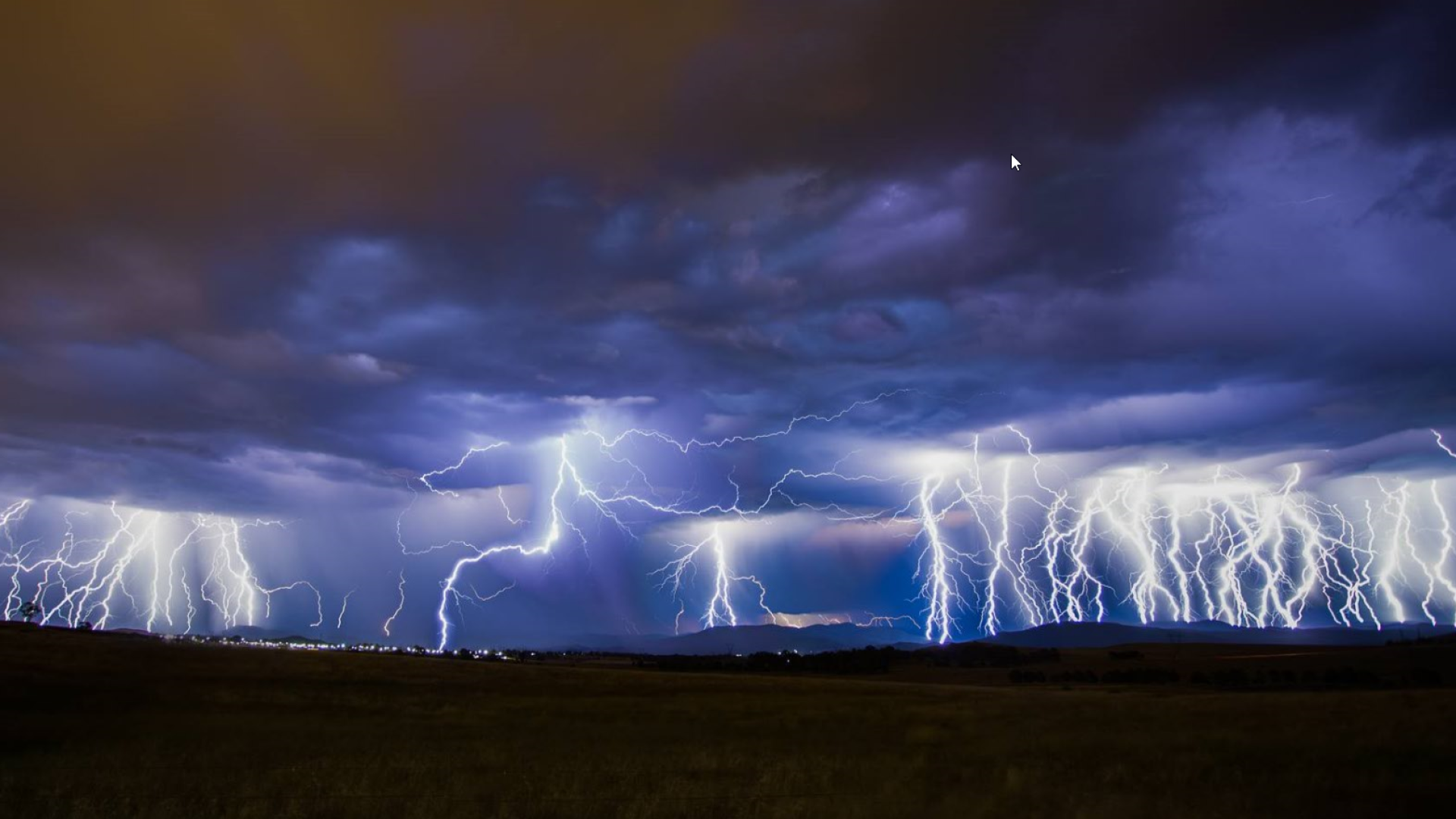 Tempestade de raios é filmada na Austrália