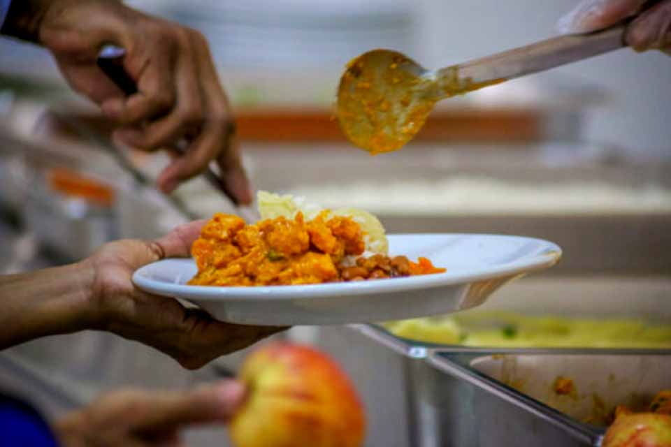 Alerta sobre riscos à saúde no uso de medicação para emagrecimento sem orientação médica é orientado pela Sesau