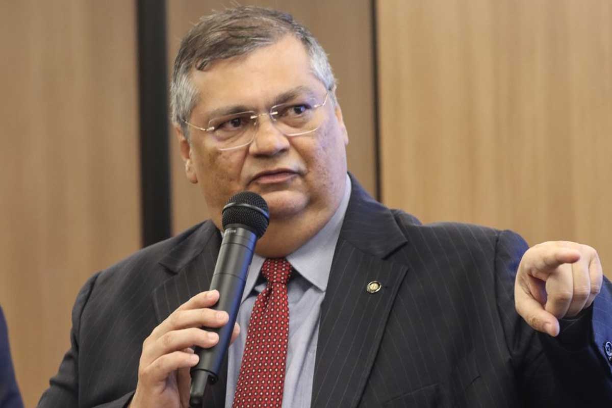 “Melhor matar”: Flávio Dino denuncia hostilidade de funcionária de companhia aérea
