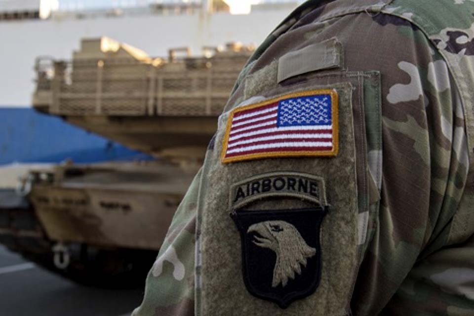 Pelo menos três americanos morrem em ataque a base no Quênia