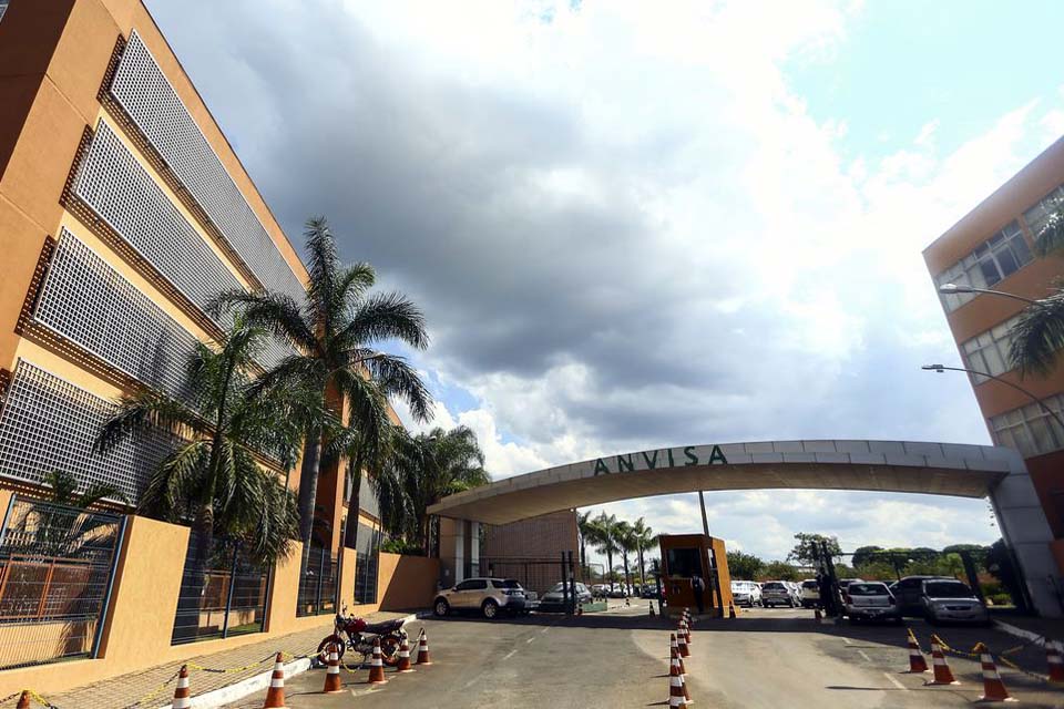 Anvisa orienta laboratórios para detecção de nova variante de covid-19