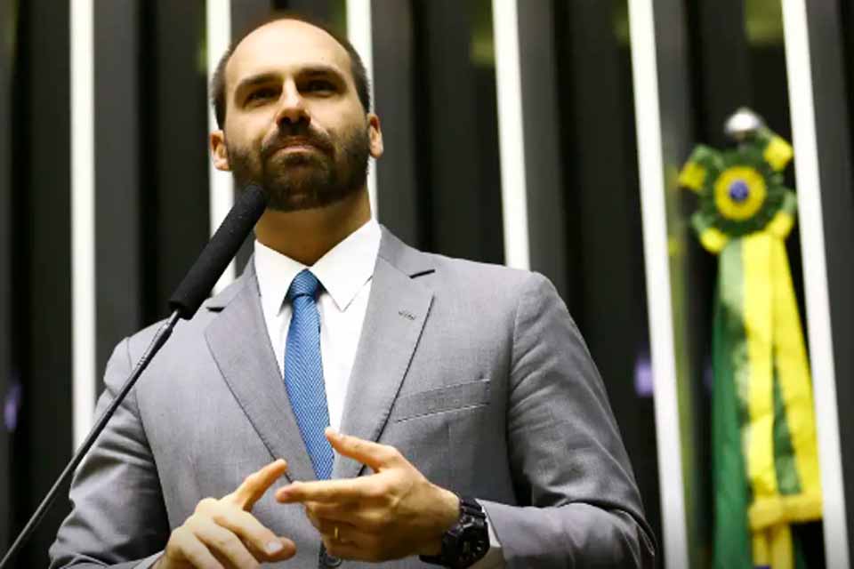 Delegado Freitas vai relatar processo contra Eduardo Bolsonaro