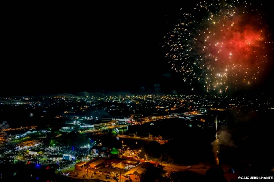 Mais de 15 mil pessoas prestigiam Réveillon no Complexo Beira Rio