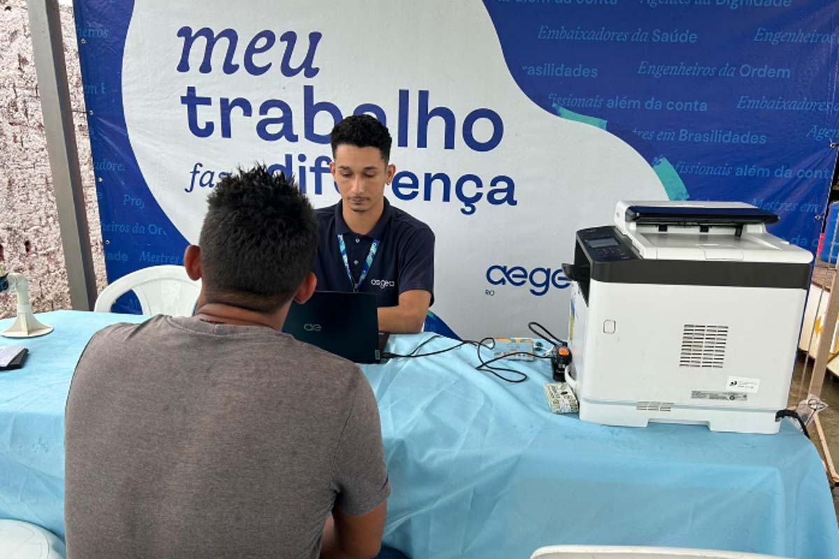 ”É uma ação importante para a população”, afirma morador sobre atendimento itinerante da Águas de Ariquemes no bairro Bela Vista