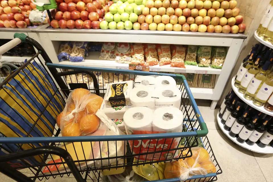 Inflação oficial recua para 0,16% em março, diz IBGE