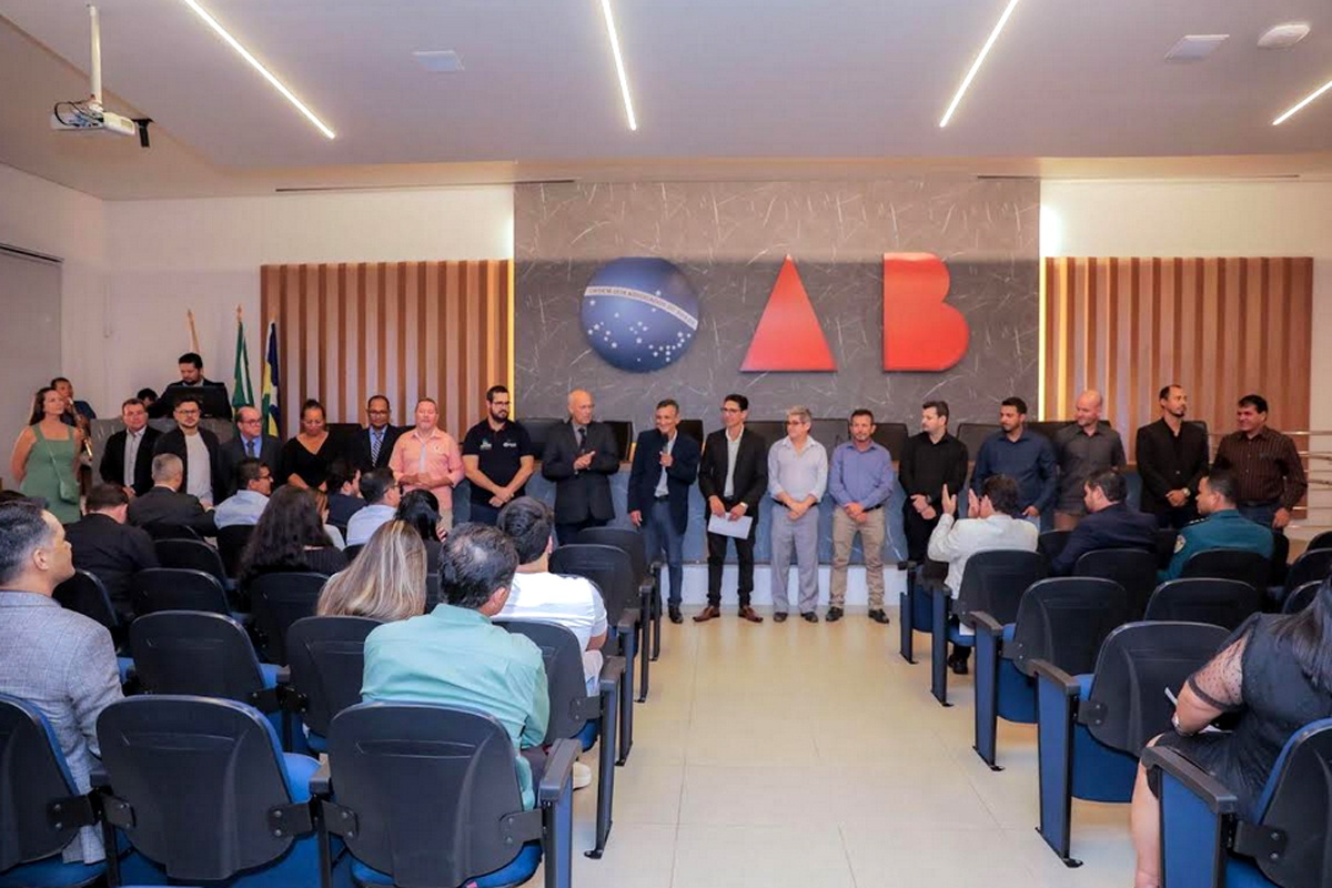 Deputado Cássio Gois é homenageado pela Associação Cacoalense de Imprensa durante solenidade 