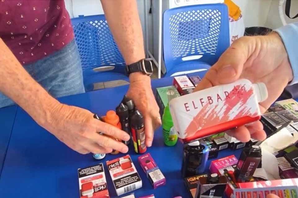 Vigilância Sanitária apreende mais de 200 cigarros eletrônicos em Rolim de Moura