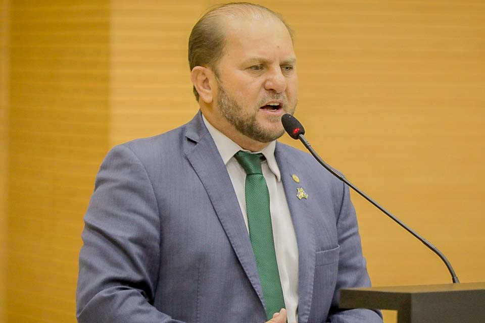 Deputado Estadual Cirone Deiró vota pela destinação de R$ 300 milhões para obras nos municípios