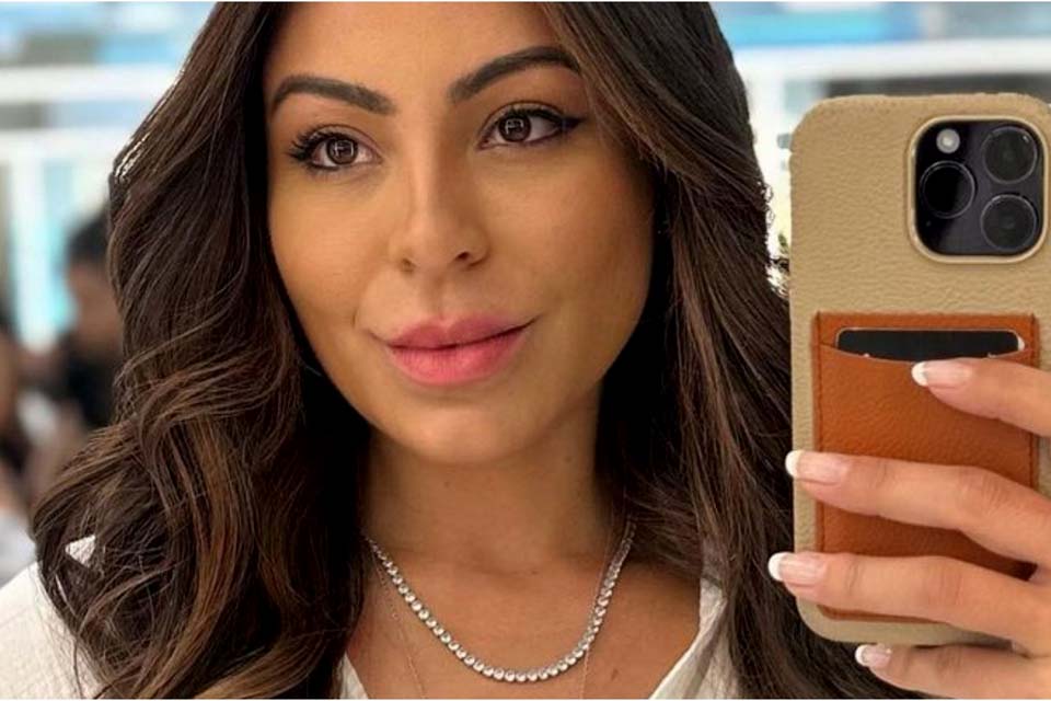 Andressa Miranda realiza transplante de sobrancelhas e apresenta resultado