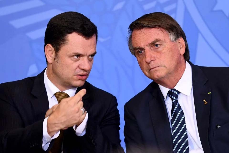 Defesa de Bolsonaro diz que minuta da casa de Torres não é válida