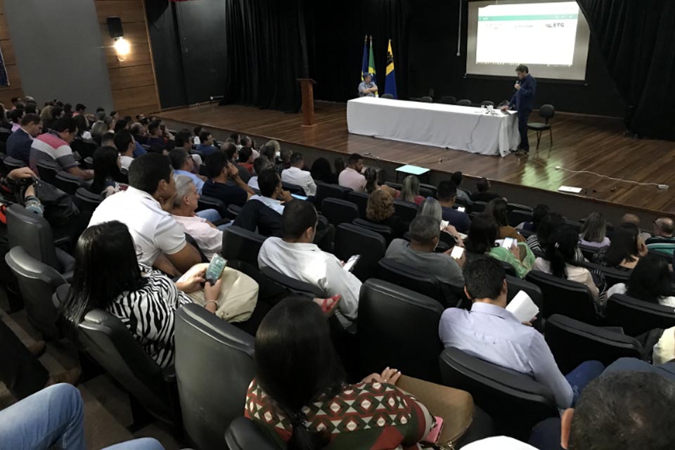 SEDUC apresenta para AROM e outros representantes municipais o sistema Transcolar Rural, software de otimização do transporte escolar fruto de parceria junto à UFMG