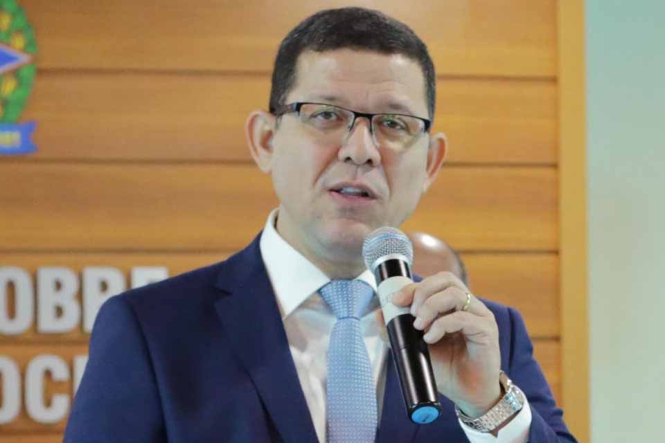 Decreto do governo de Rondônia suspende aulas e eventos com mais de 100 pessoas; confira na íntegra