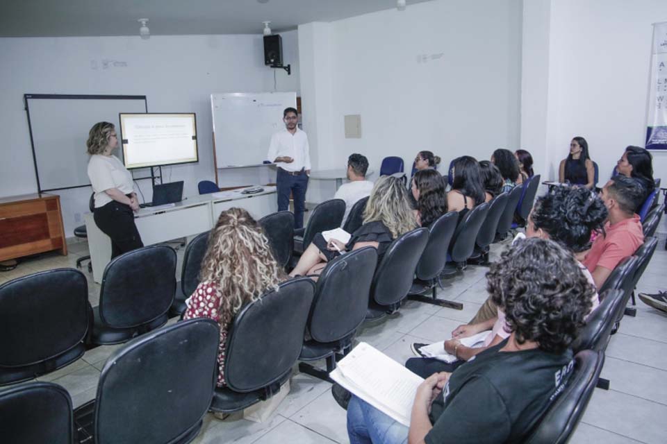 Escola do Legislativo abre grade da semana com curso noturno