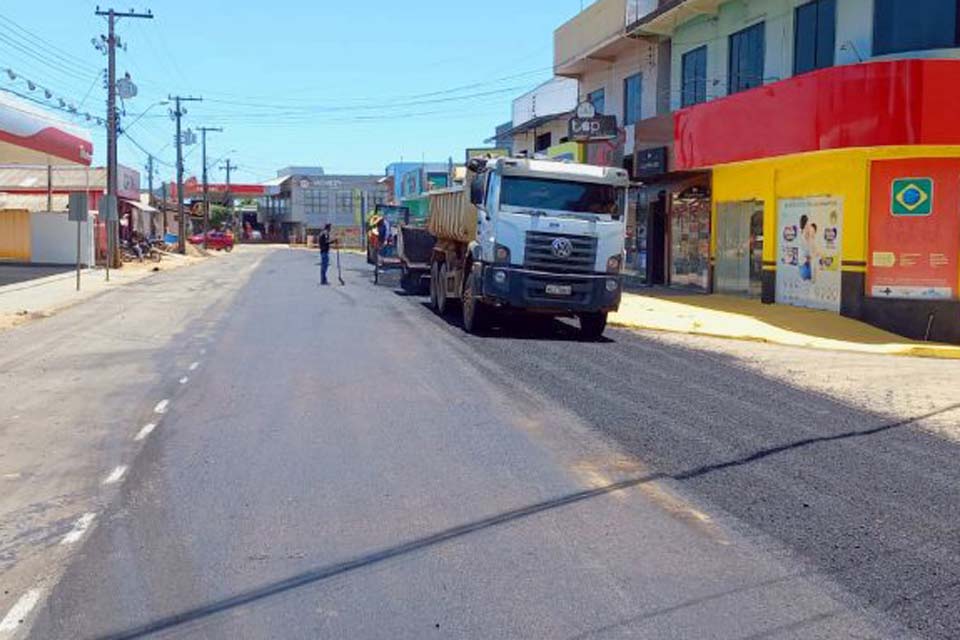 DER intensifica trabalho de nova pavimentação asfáltica no município