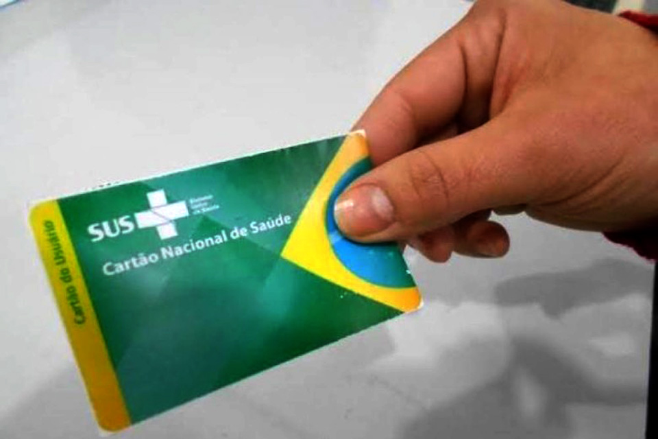 Prefeito de Porto Velho está emitindo cartão SUS na Praça CEU