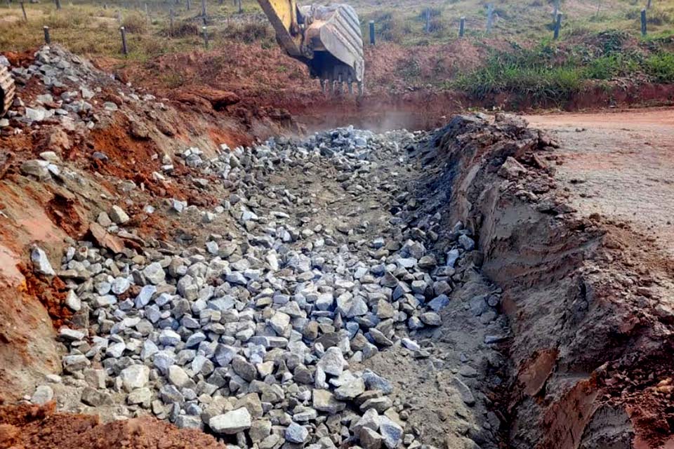 Sistema de dreno com 