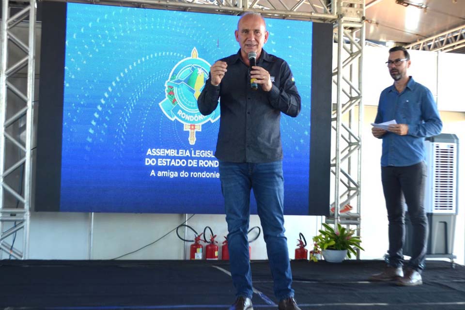 Deputado Ezequiel Neiva reforça compromisso com o agronegócio na abertura da Agrocom