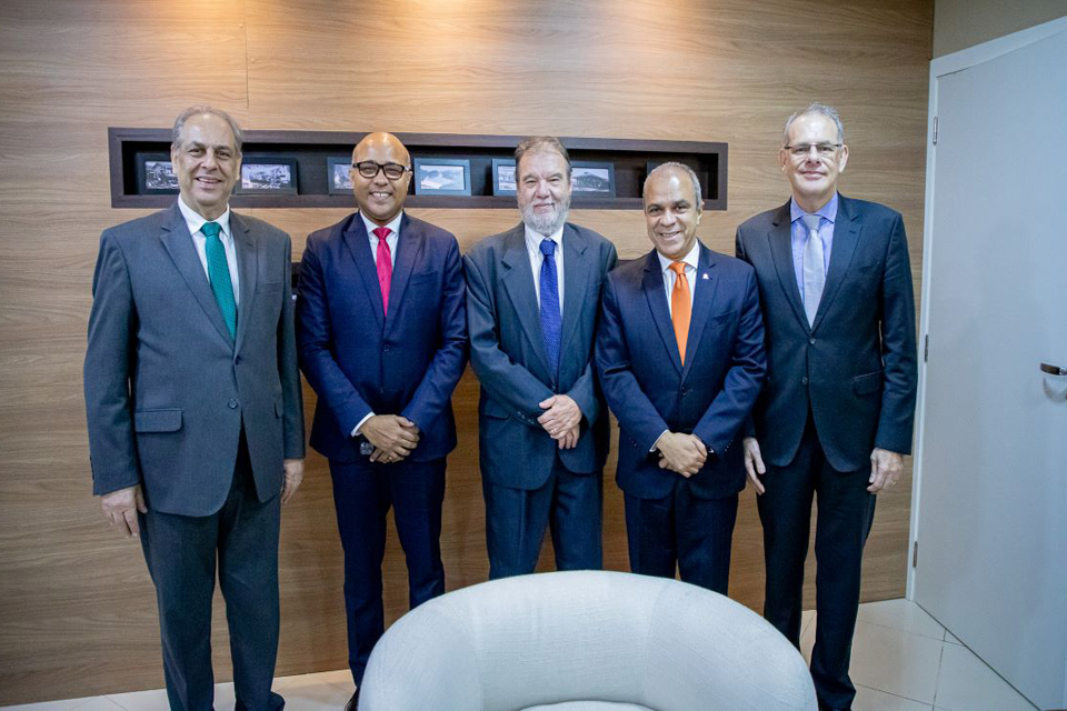 Cúpula diretiva do Tribunal de Contas do Estado é recebida pelo presidente do TJ